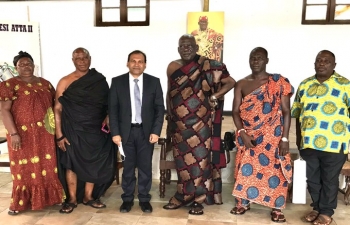 High Commissioner meets Osabarimba Nana Kwesi Atta II, Chief of Oguaa Traditional Area